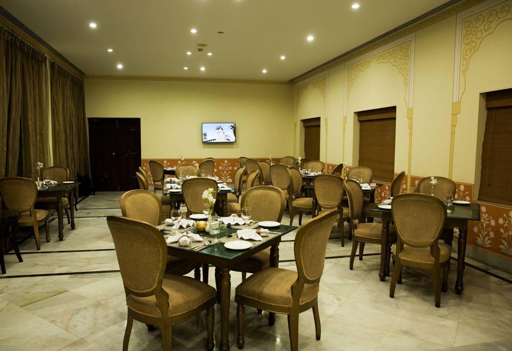 Sawai Man Mahal Hotel Jaipur Ngoại thất bức ảnh